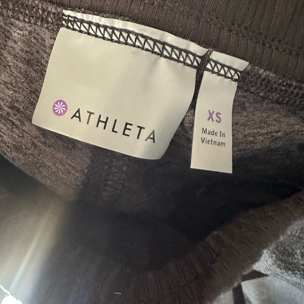 Athleta Flux Street charcoal grey joggers, size XS, athleisure